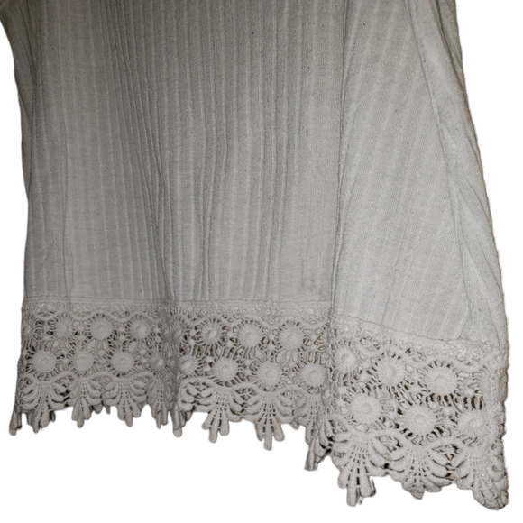 Forever 21 Womens Spaghetti tank top with Embroidery - Picture 2 of 4